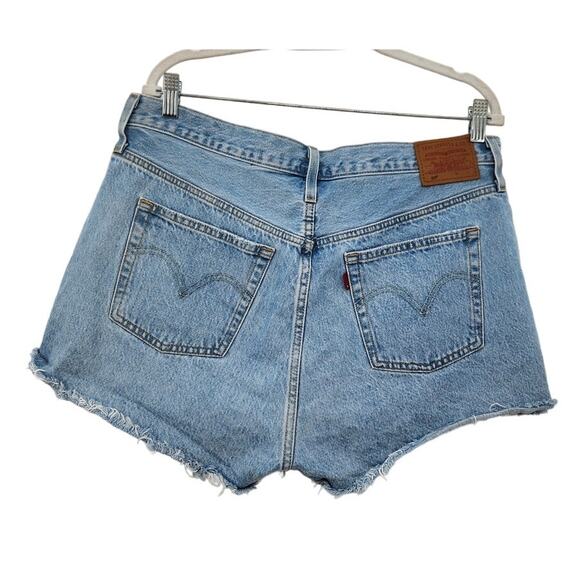 Levi's Light Wash Raw Hemline 501 Jeans Size 34 Button Fly - Picture 2 of 6